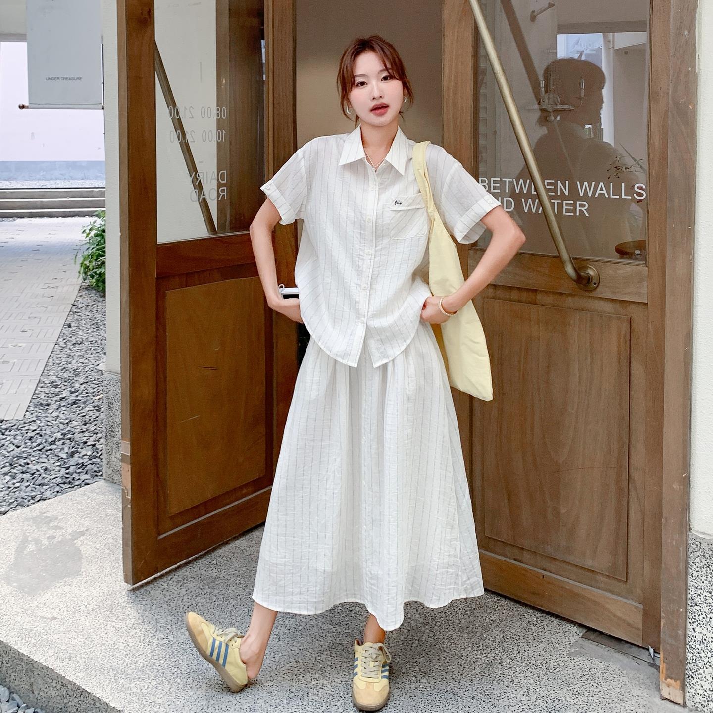盐甜系穿搭减龄短袖条纹衬衫套装女夏学院风轻薄显瘦半身裙两件套