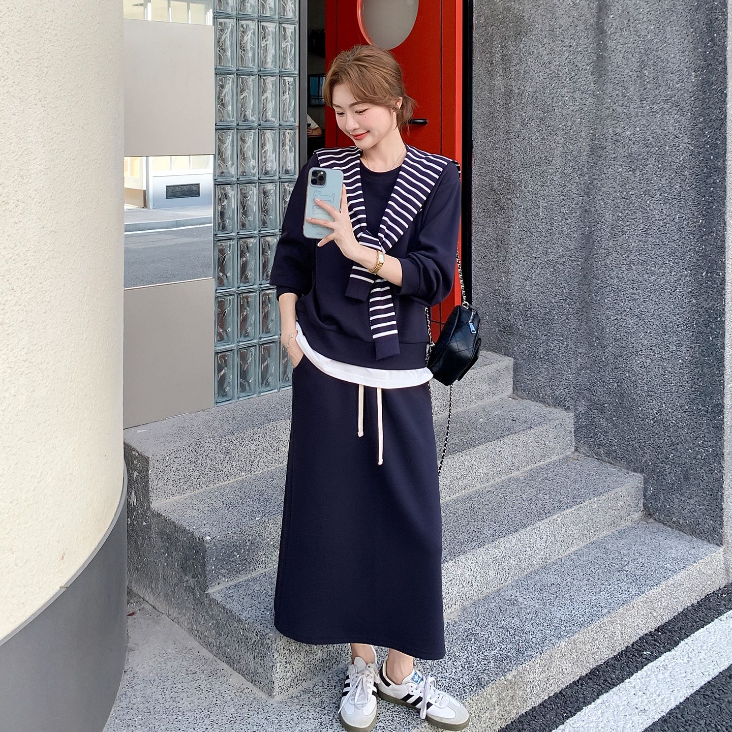 松弛感休闲运动卫衣条纹披肩套装裙女秋季大方得体时髦洋气两件套