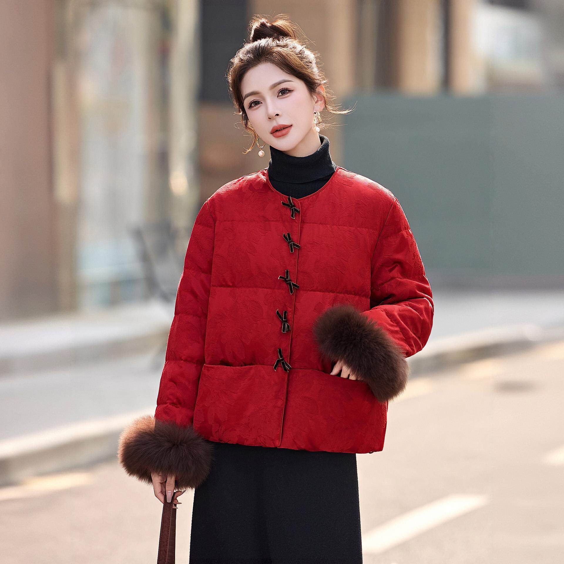 新中式国风短款羽绒服女冬轻奢高级感新款狐狸毛盘扣保暖显瘦外套