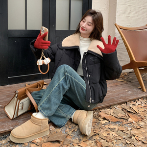 黑色羊羔毛翻领50白鹅绒羽绒服冬季女新款小个子加厚加绒短款外套图片