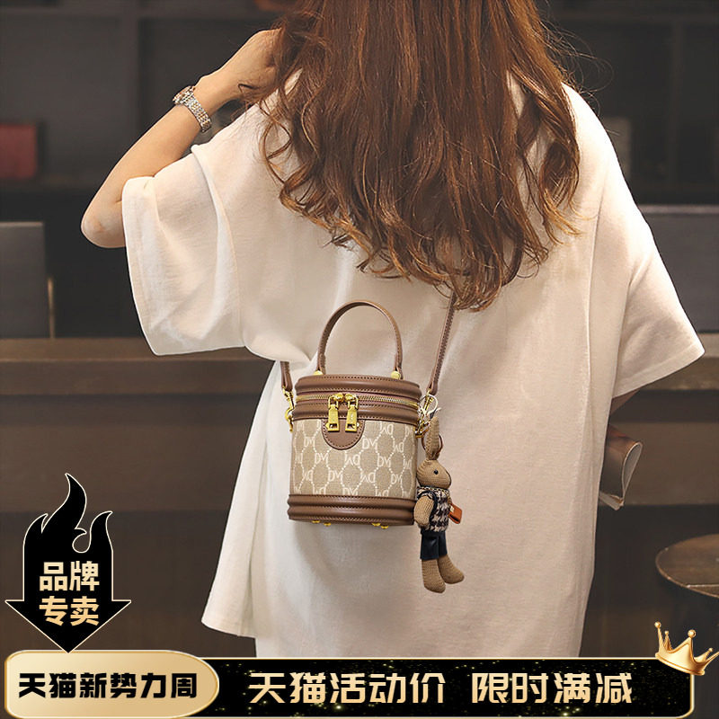 Viney包包女式2026新款秋天水桶包女包圆筒小包高级感手提斜挎包