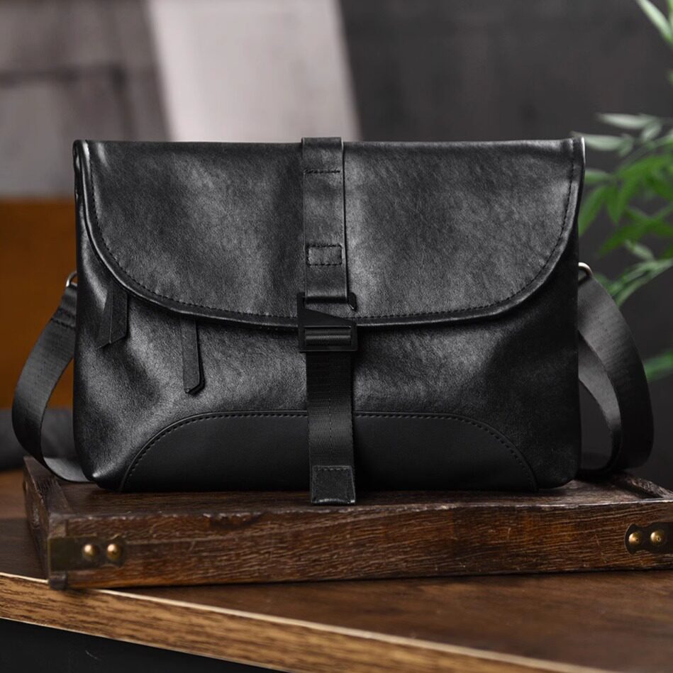 头层牛皮男士斜挎包单肩真皮休闲男包新款时尚高级感单肩手拿两用