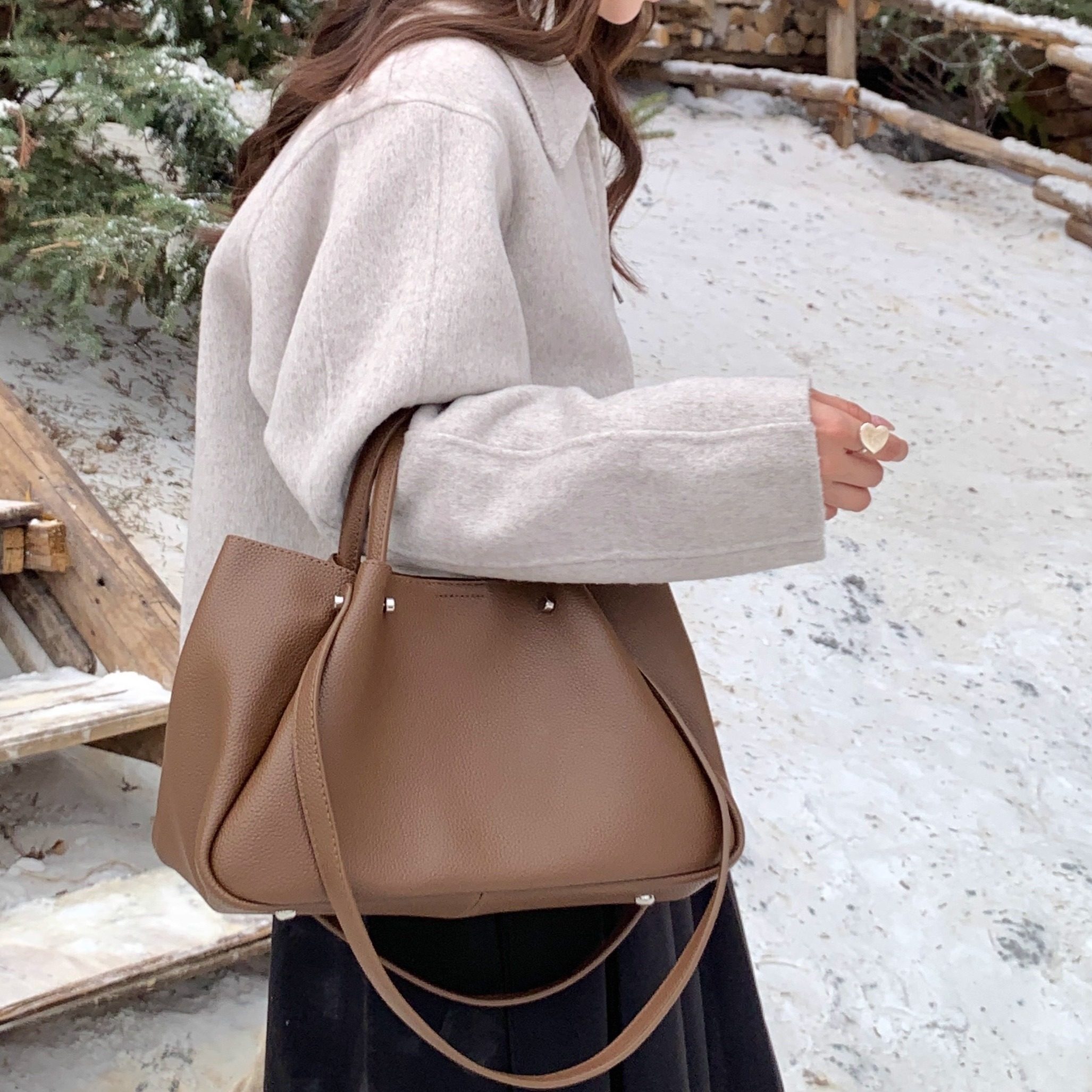 包满意 韩版时尚软皮质感慵懒风随性百搭休闲简约通勤手提腋下包