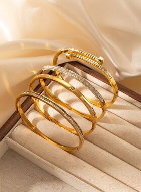 欧美爆款时尚简约钉子手镯满天星镶钻不掉色百搭不锈钢手环批发女