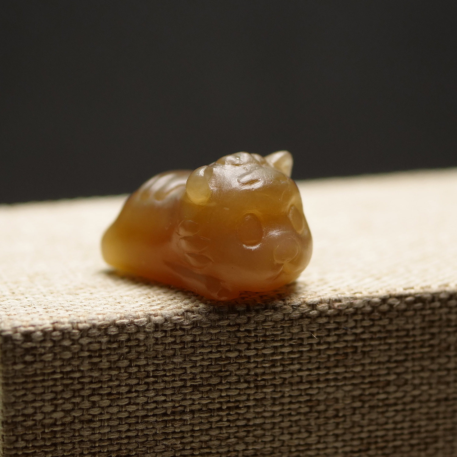 【现货】和田玉糖玉 生肖虎 趴趴虎 吊坠 海派玉雕工作室设计雕刻