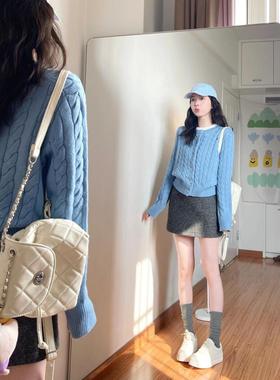 蓝色麻花外搭毛衣女春秋季2025新款韩系温柔针织开衫外套短款上衣