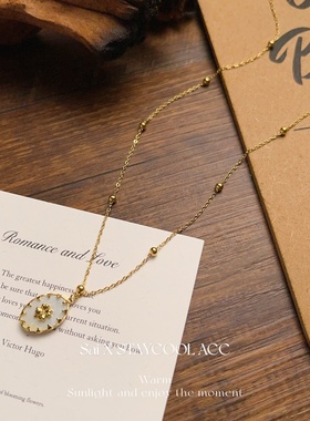 白贝母椭圆形吊坠女士项链北欧高级感锁骨链轻奢钛钢