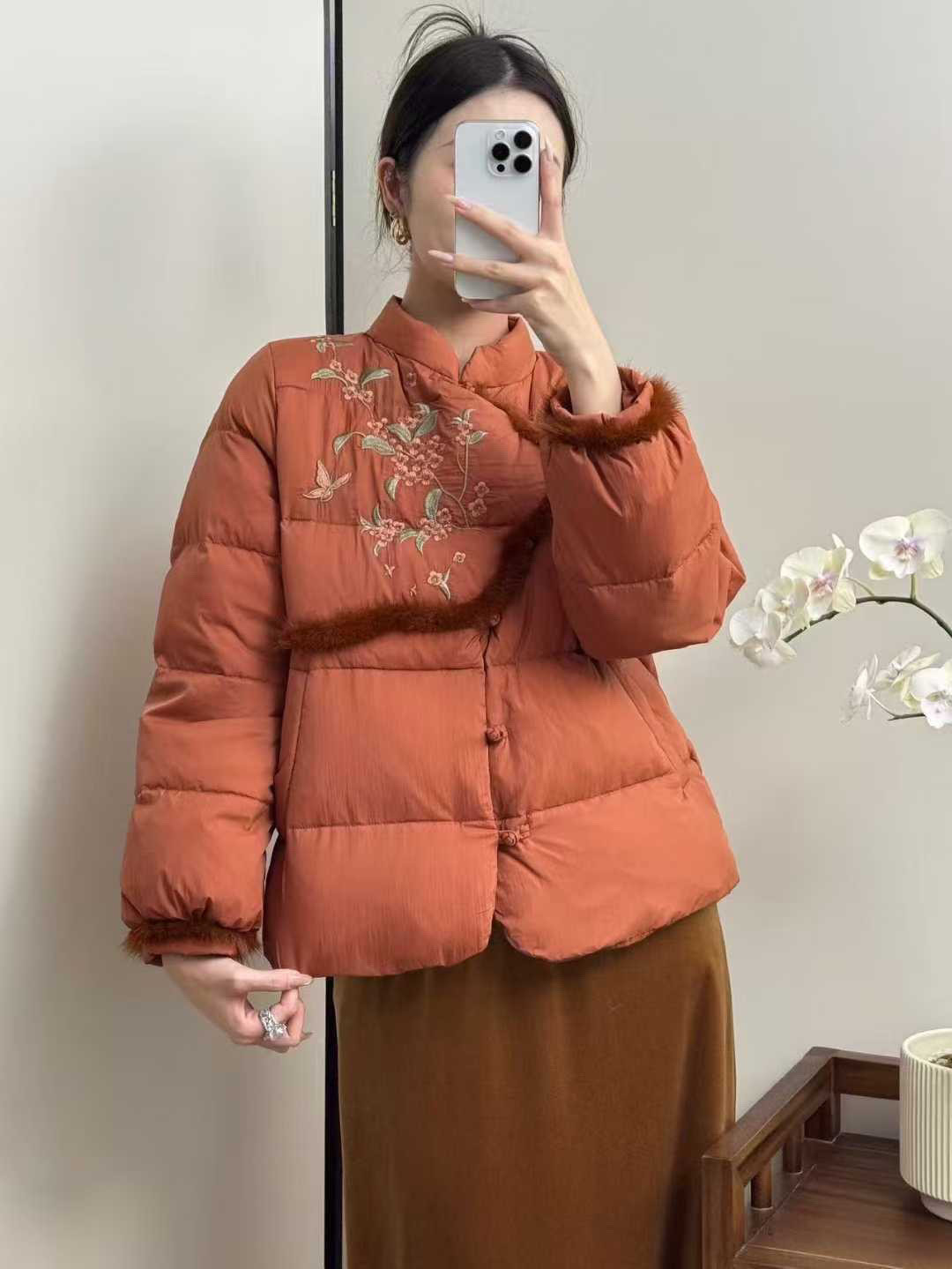 gyxm50516 中国风刺绣花盘扣羽绒服女冬季新款复古白鸭绒服短外套