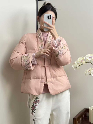 gyxm9610中式国风刺绣花轻薄羽绒服女冬季新款复古盘扣白鸭绒外套