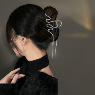 新蛇形流苏抓夹女后脑勺鲨鱼夹发抓义乌头饰发饰蛇纹元素碎发百搭