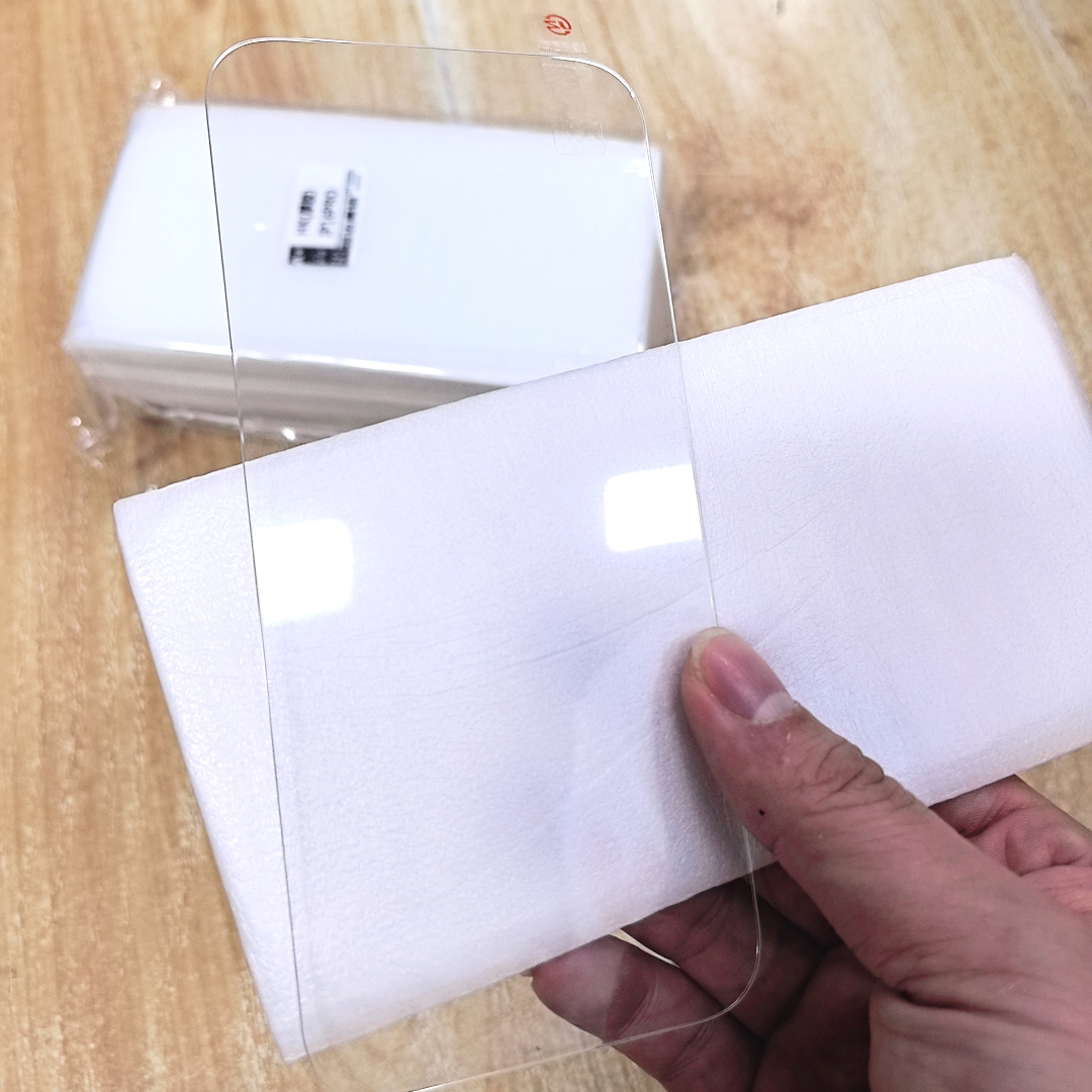 苹果适用苹果精准开孔手机贴膜