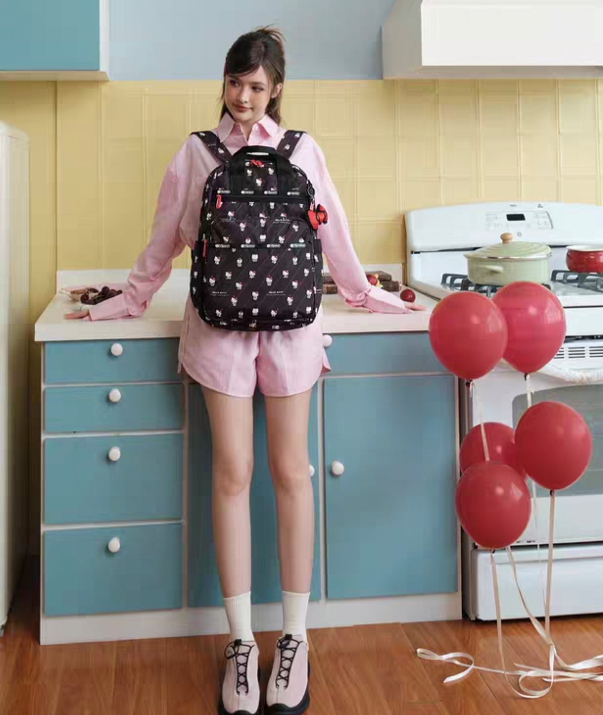 新款凯蒂猫联名双肩包休闲电脑包背包旅行包学生书包4029