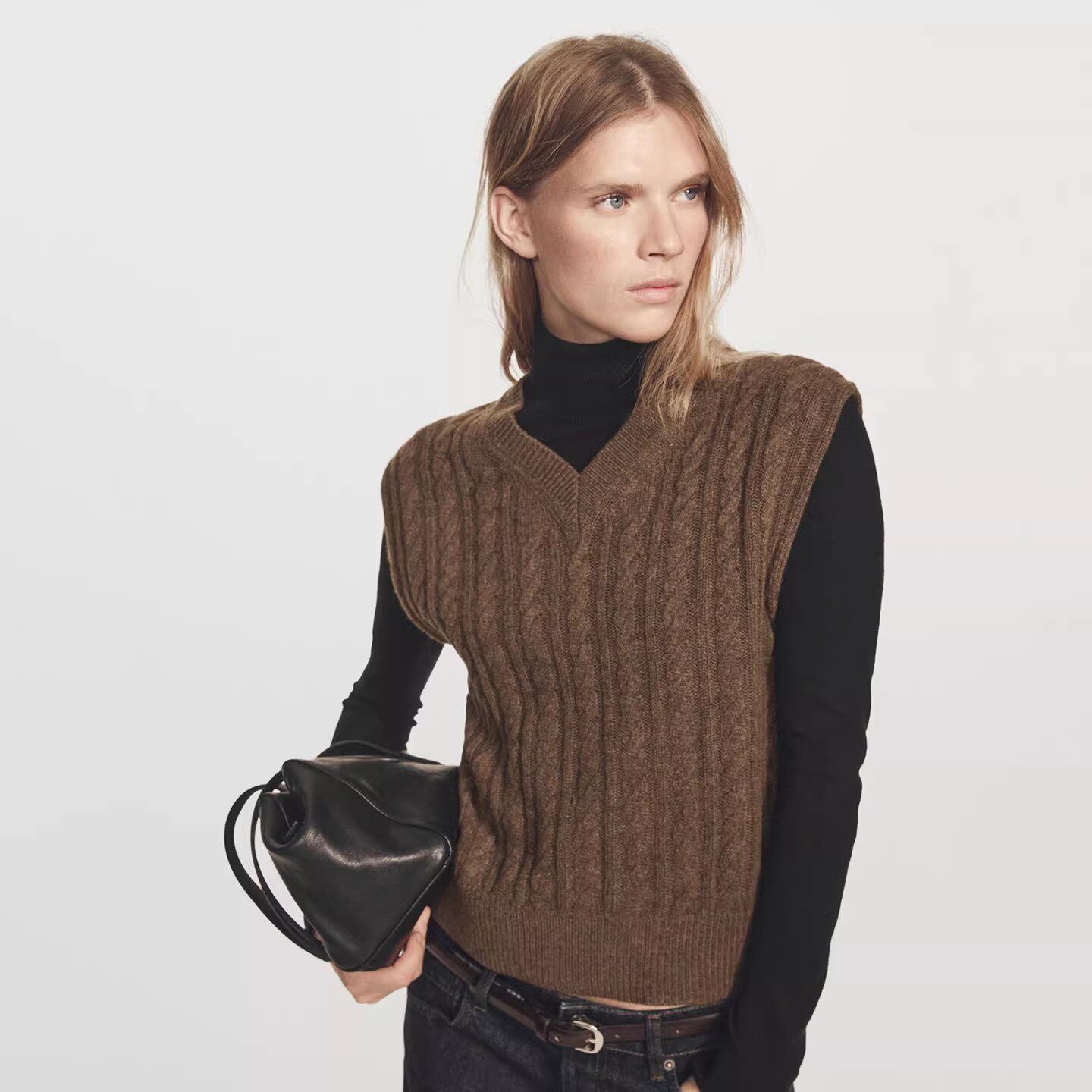 西班牙单2026早春新品简约绞花麻花羊毛V领休闲针织背心马甲上衣