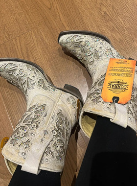 美国Corral牛皮镂空刺绣尖头西部牛仔靴白色婚礼靴短靴马术靴女