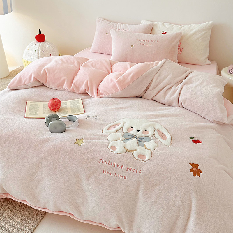 卡通贴布绣牛奶绒四件套冬季加厚保暖三件套兔毛绒被套床单床笠款
