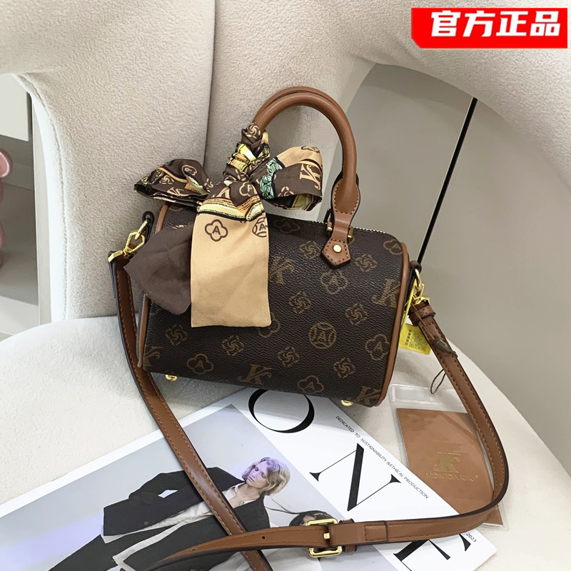 手提包单肩斜挎包通勤枕头包潮