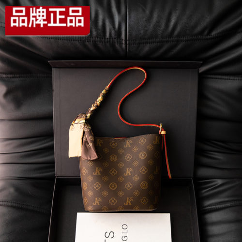 单肩斜挎水桶包包女2026新款女包