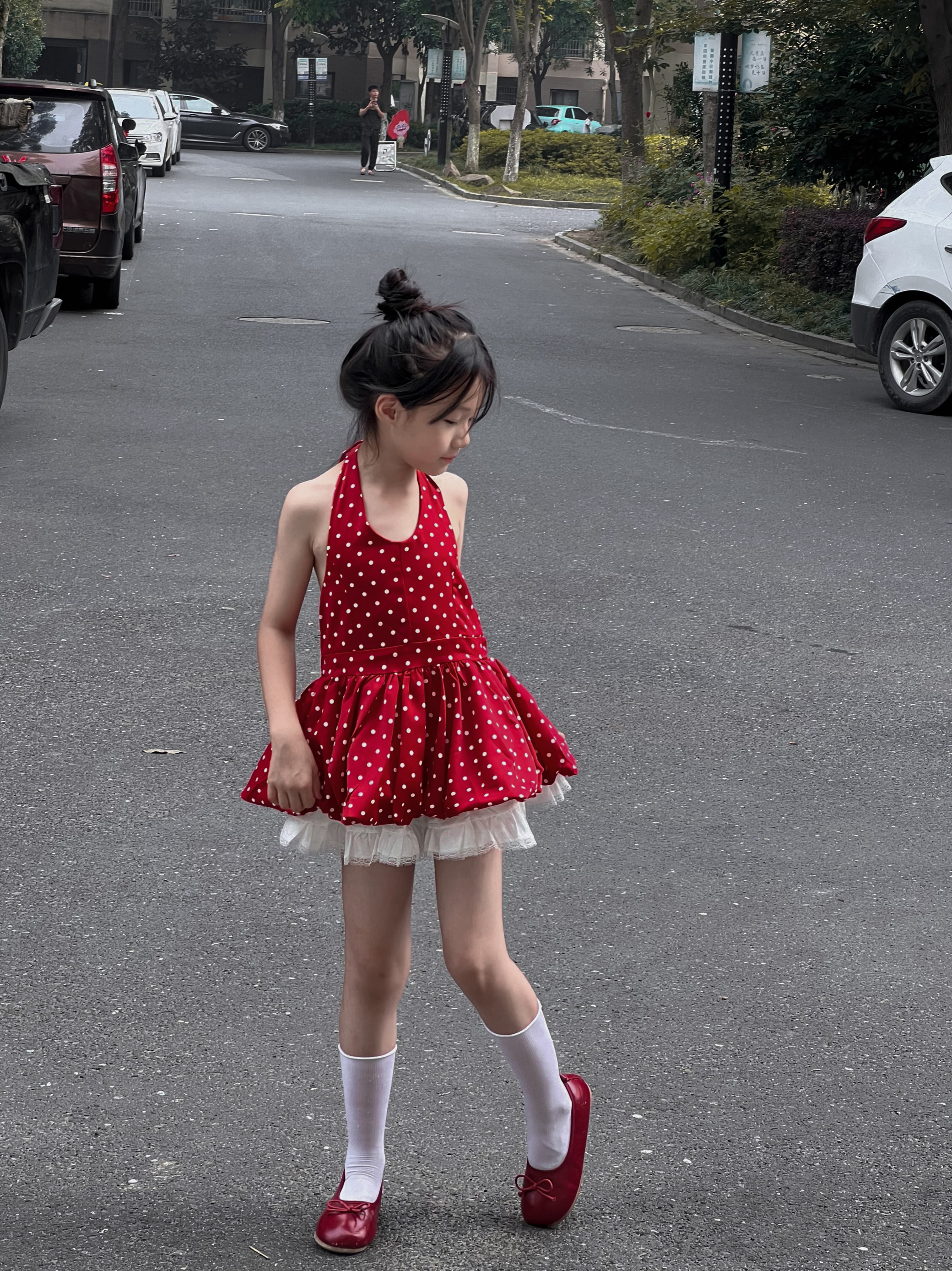 吉小可2025夏季女童连衣裙女宝宝波点挂脖裙时髦气质复古花苞裙