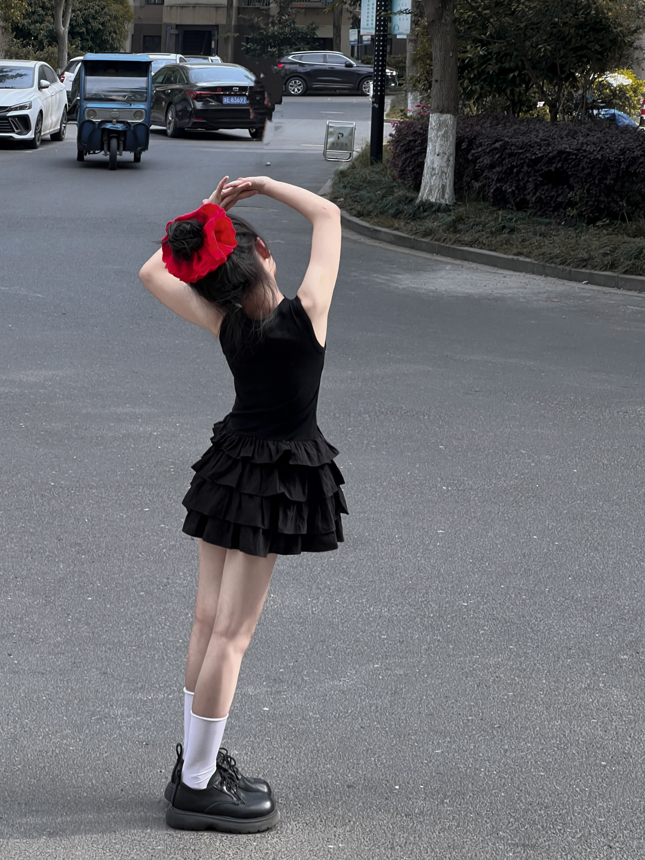 吉小可2025女童连衣裙夏季气质短裙儿童辣妹背心裙中大童蛋糕裙