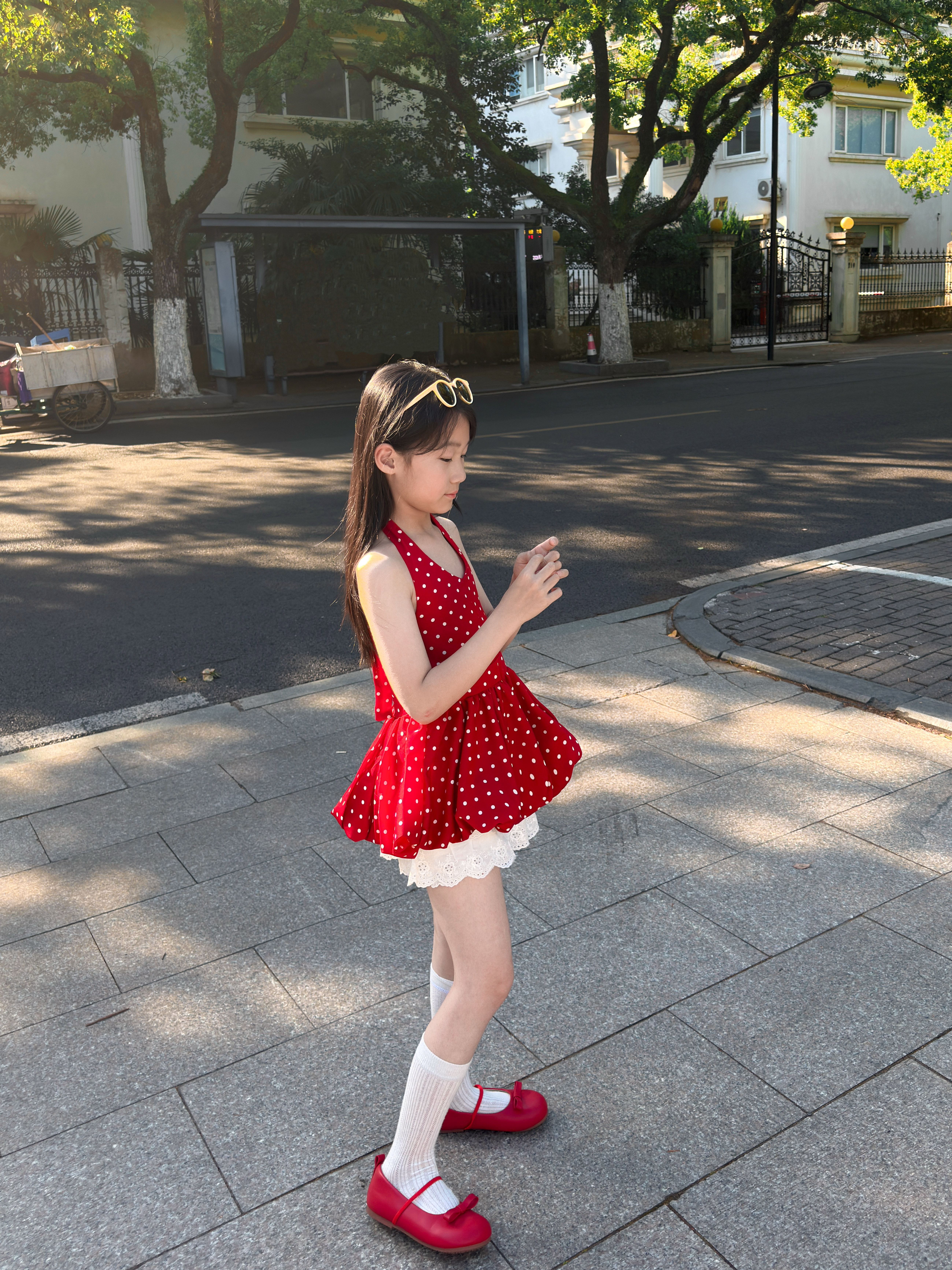 吉小可2026夏季女童连衣裙女宝宝波点挂脖裙时髦气质复古花苞裙