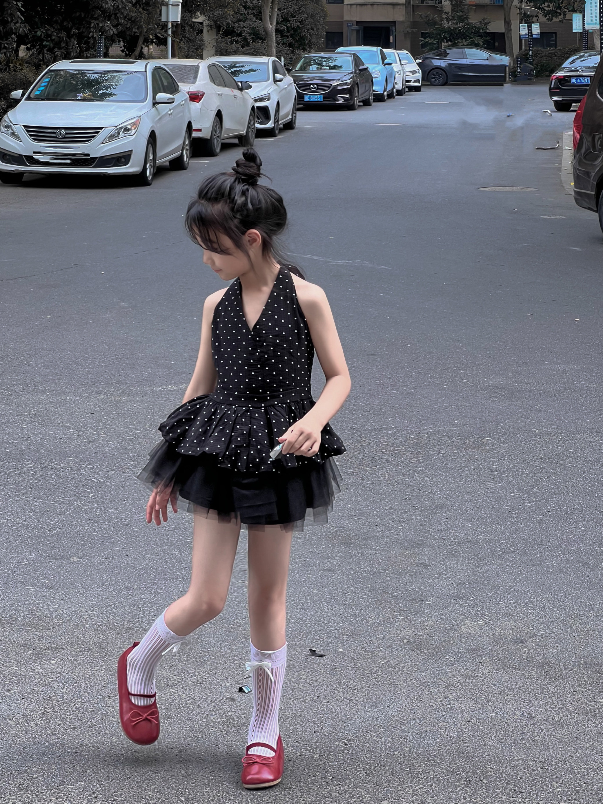 吉小可2026夏季新款女童挂脖上衣中大童波点吊带港风复古纱裙套装图片