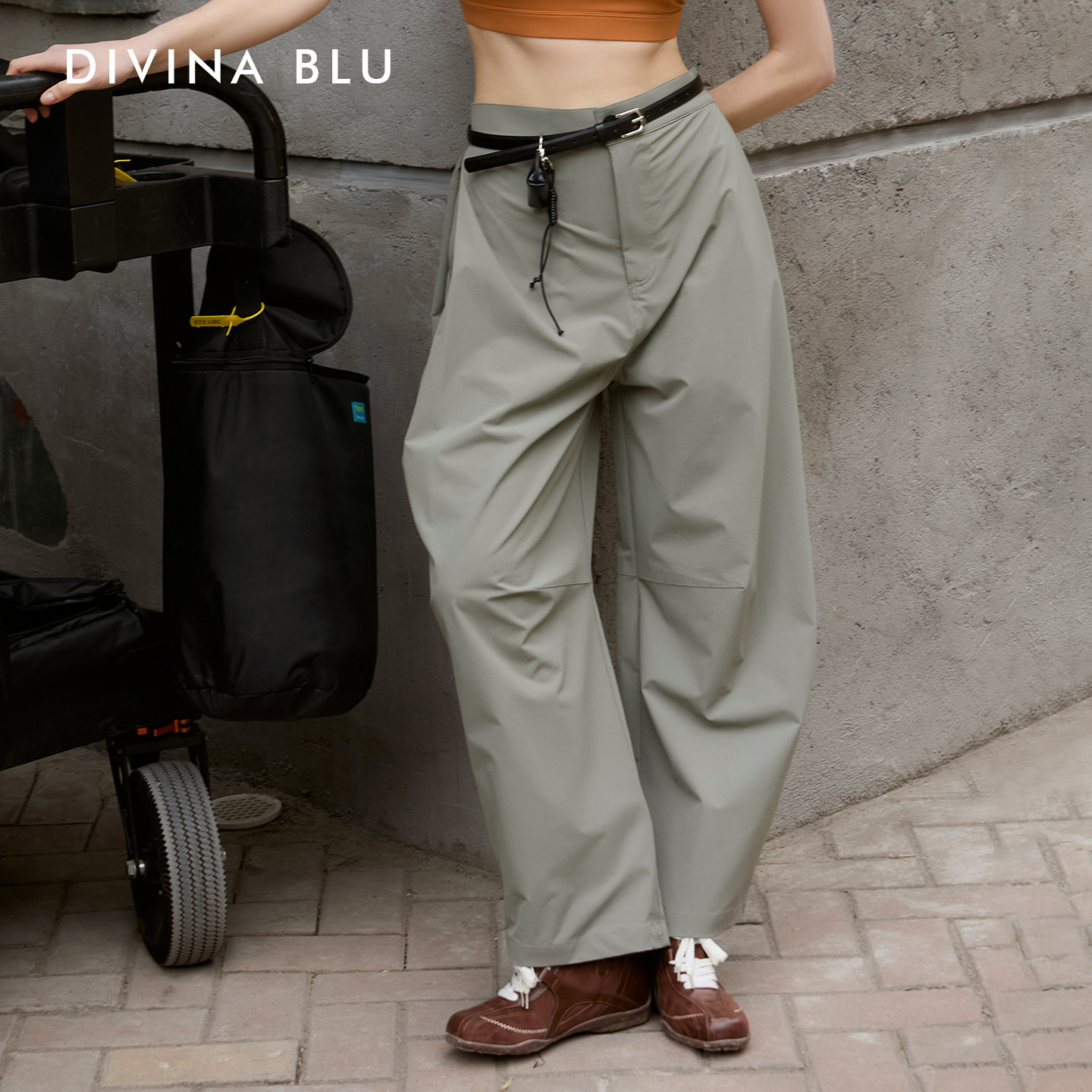 DIVINA BLU迪唯纳马赛系列活褶设计修饰腿型瑜伽长裤女休闲运动裤