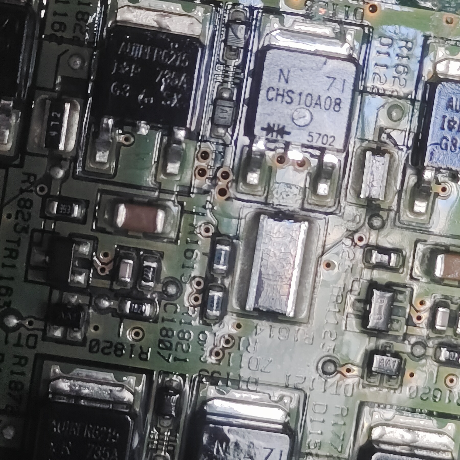 CHS10A08AUIRFR6215芯片