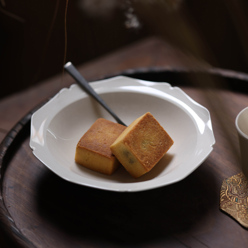 中式茶点盘花口小食盘陶瓷摆台餐具家用早餐沙拉果盘日式创意餐盘