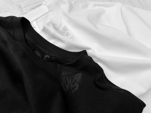 蝴蝶刺绣小绿标系列打底短袖T恤