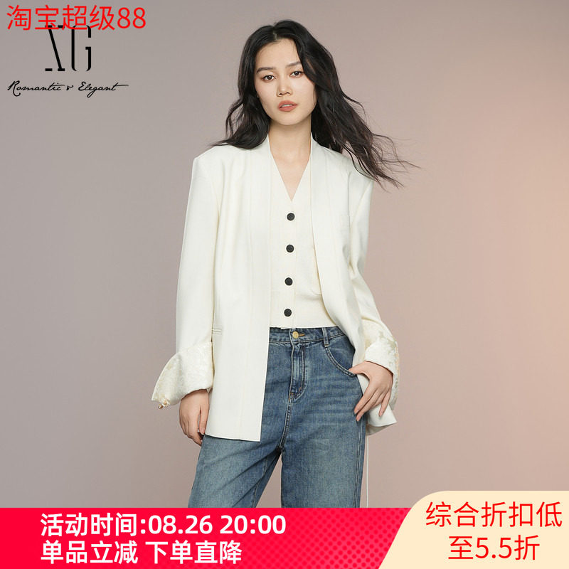 XG/雪歌2025年秋季新款白色优雅西装外套女短款西服XK307003A391
