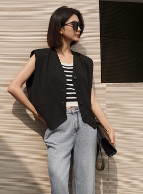 XG/雪歌黑色醋酸无袖西装马甲V领宽松直筒垫肩马夹女XK224002A990