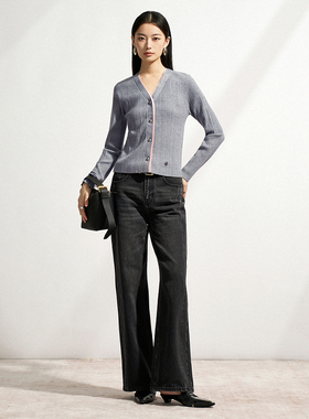 XG/雪歌26春款极简风V领针织开衫女纽扣百搭显瘦上衣XL111010A381