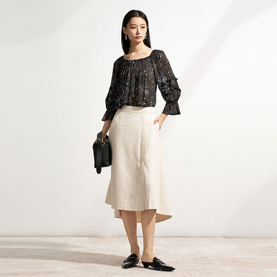 XG/雪歌26夏复古星空印花雪纺衫女一字领灯笼袖上衣XM221507B806