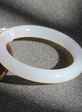 火爆高冰种粉紫色54mm轻奢高级感玉髓圆条手镯K