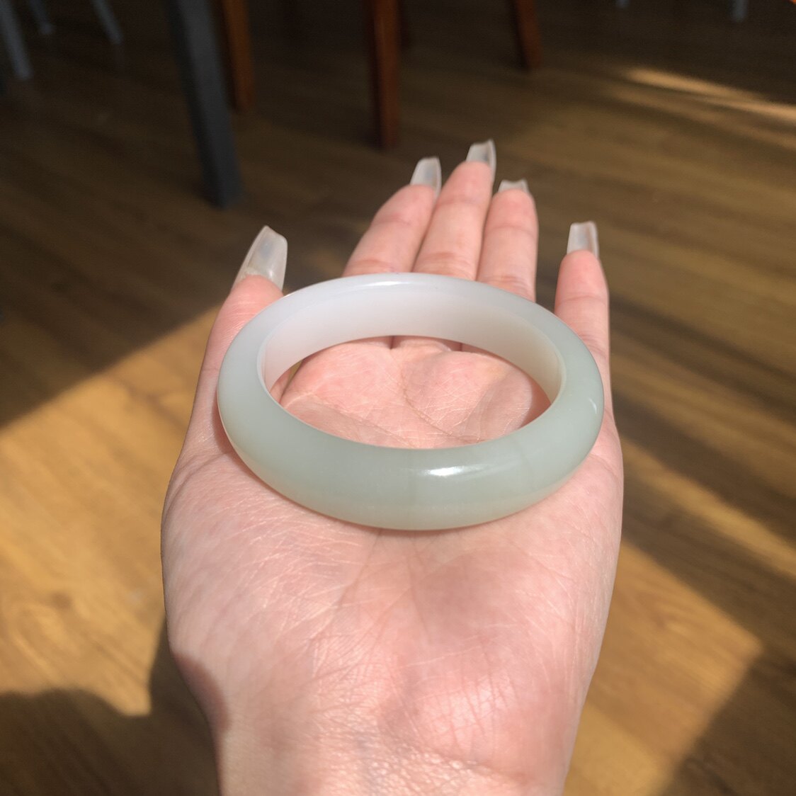 54.5圈口天然和田玉青海料白串翠半山水手镯57.3克