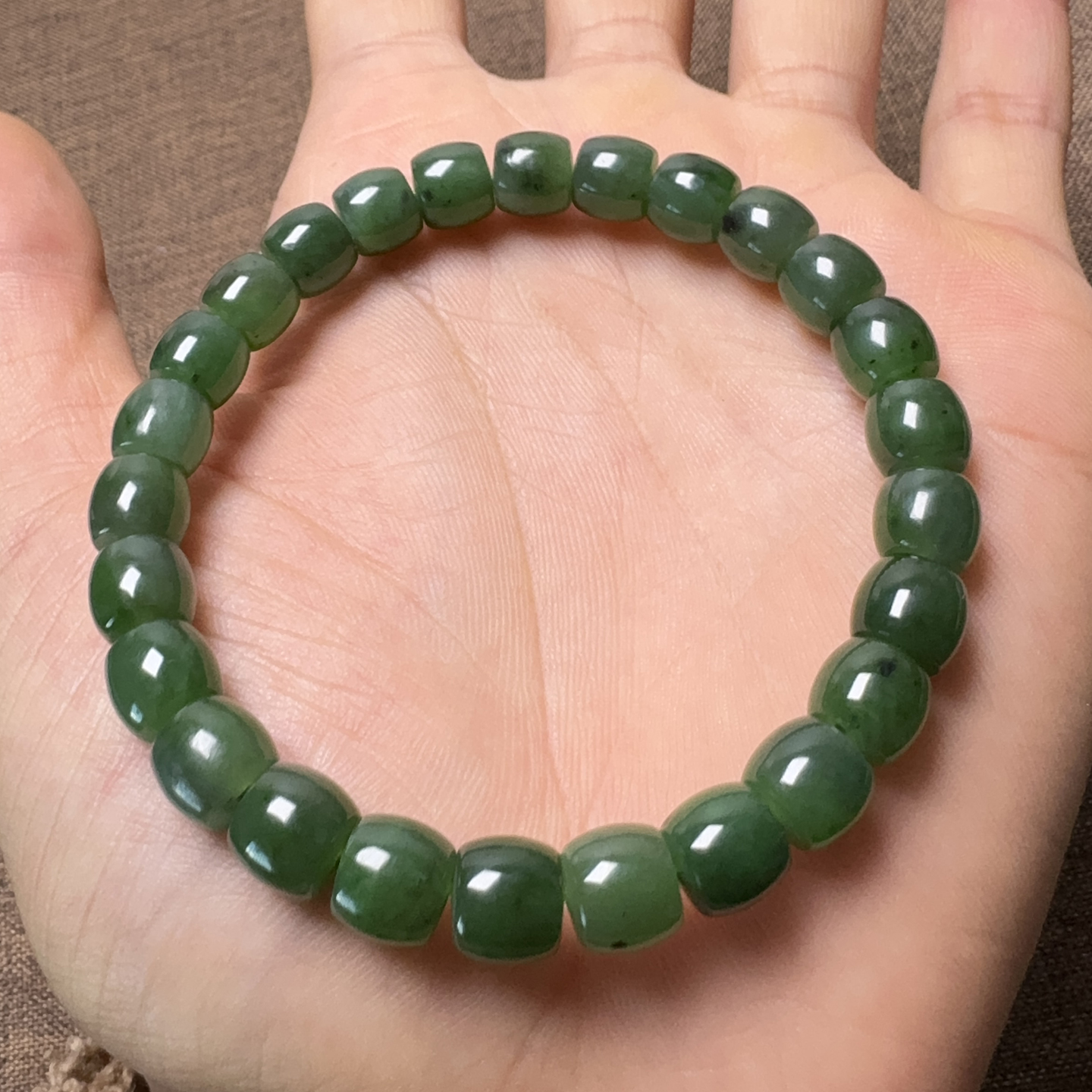 和田玉俄料碧玉菠菜绿细腻油润卡8mm直切手串手链Q