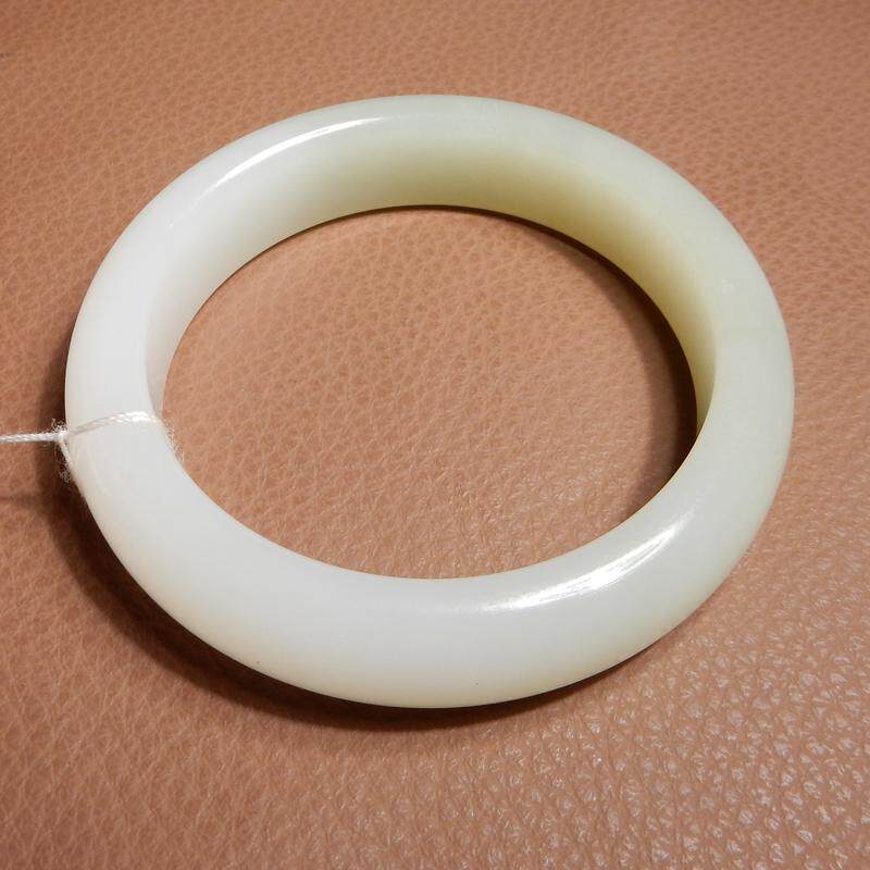 54.5圈口和田玉天然青海老坑料油润细羊脂白玉带翠手镯57.3g