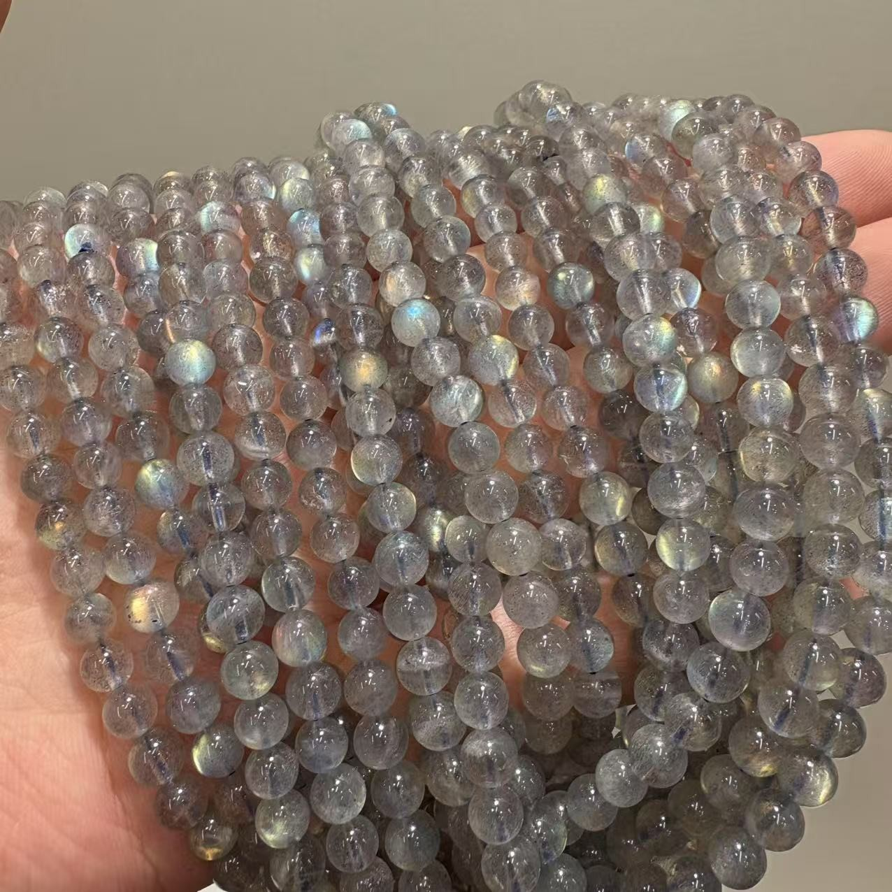 颗颗小灯泡彩光|冰透体灰月光拉长石多圈手串