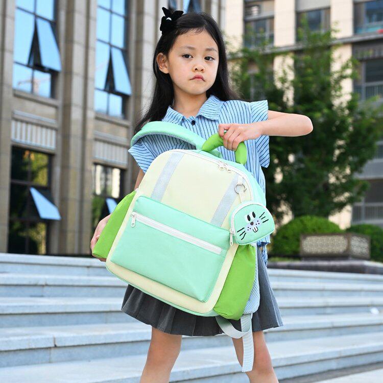 幼儿园中小班印字轻便双肩包