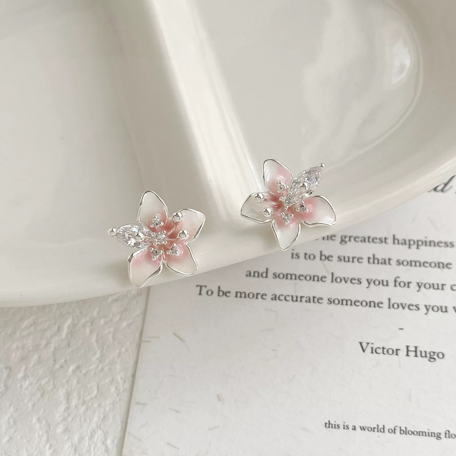 新款粉色滴油花朵耳钉轻奢高级感气质耳环小众甜美风百搭精致耳饰,饰品/流行首饰/时尚饰品新,耳钉,淘宝优惠券,粉丝福利购,淘宝优惠卷