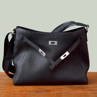 经典潮牌皮质大容量斜挎包