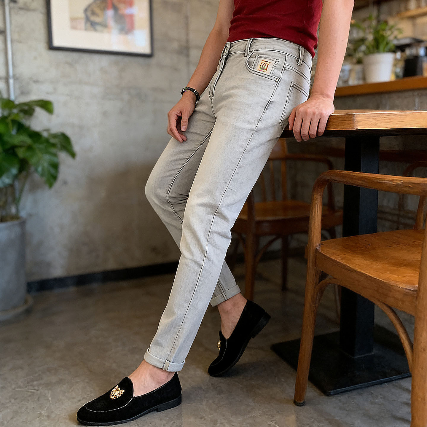2026年春款浅灰弹力牛仔裤潮牌时尚男士高级感修身小直筒百搭裤子