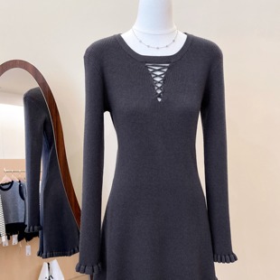 江浙沪千金穿搭灰色内搭针织连衣裙女秋冬打底毛衣短裙掐腰小裙子