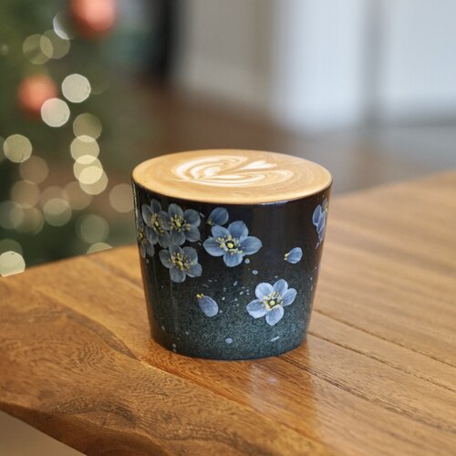 花间树里。景德镇手绘釉下彩黑夜梅花咖啡杯拿铁拉花杯茶杯猪口杯 - 封面