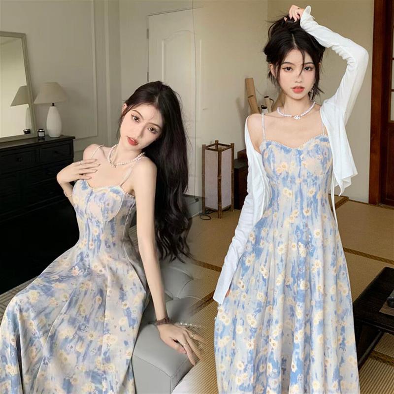 法式蓝色油画碎花吊带连衣裙女夏2025新款收腰仙气质感长裙