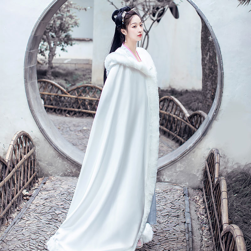 原创汉服女装长款披风连帽中国风丝绒斗篷绣花秋冬款送暖袖