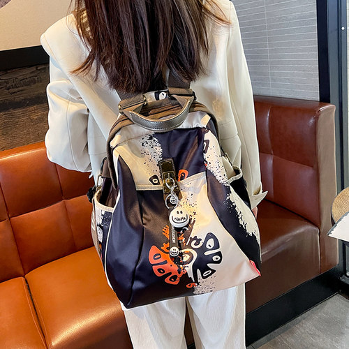 洋气轻便大容量萌妈妈双肩包