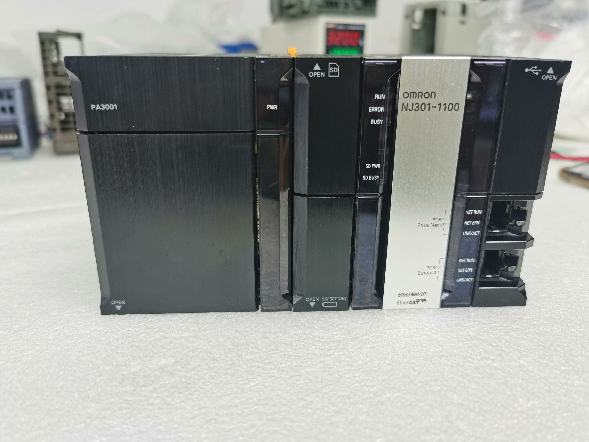 欧姆龙NJ301-1100 PLC模块全新原装拍前请询价