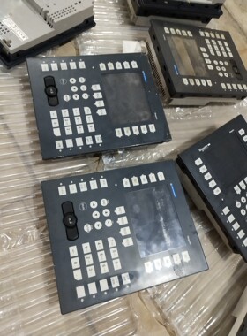 施耐德控制面板XBTGK2330全新原装拍前请询价