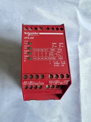 XPSAK311144施耐德安全继电器XPS-AK XCSE8511全新原装拍前请询价